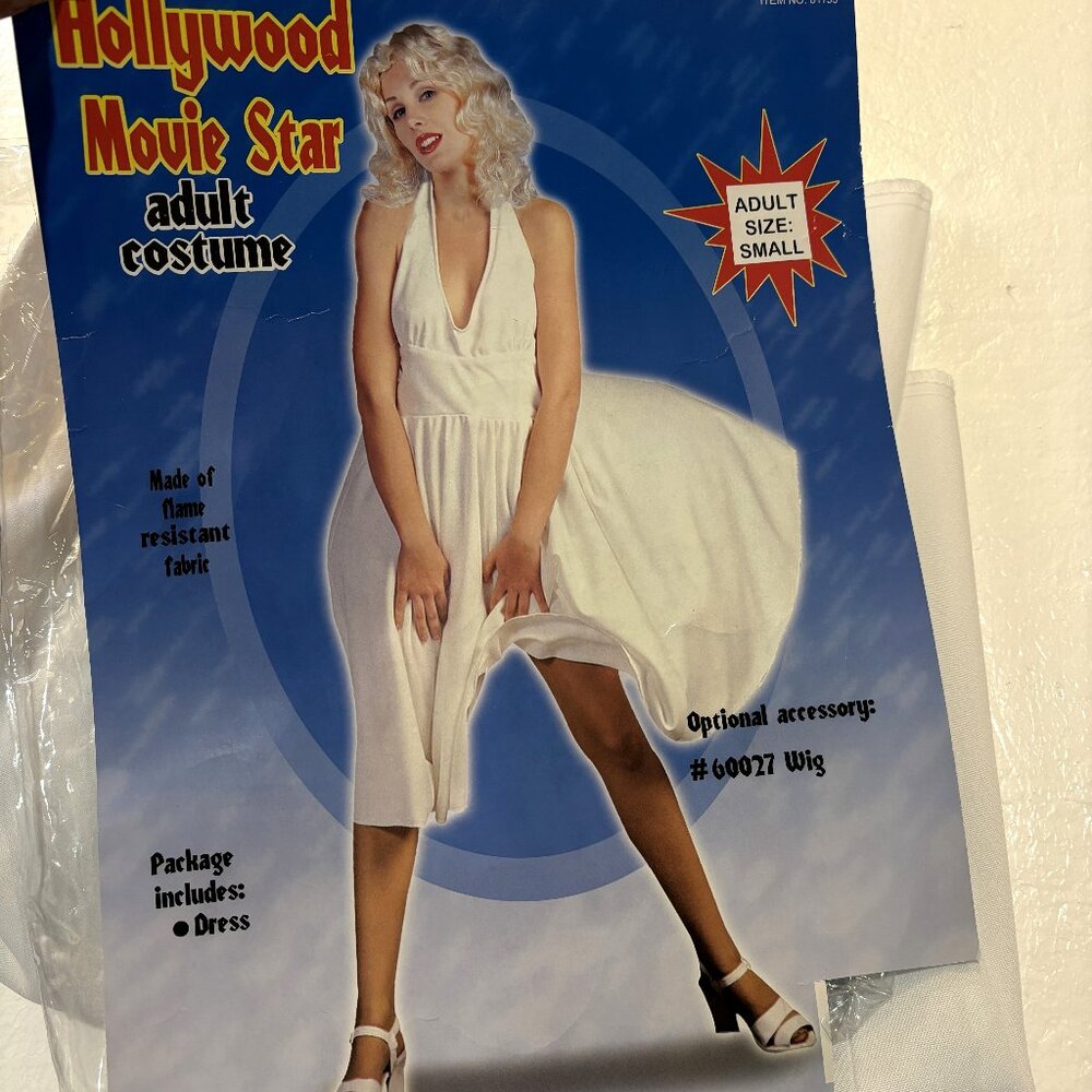 * Marylyn Monroe 7 Year Itch White Dress Small Retired NWT NOS